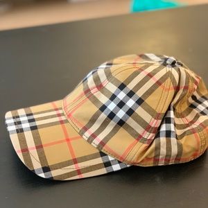 Burberry cap classical pattern